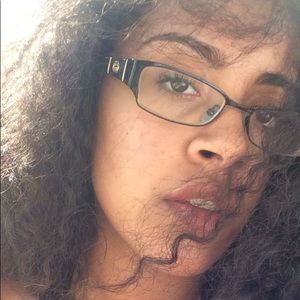 Meet your Posher, Anjelia